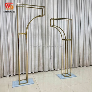 Nouvelle Arche de Mariage en Acier Inoxydable Doré au Design Élégant pour Suspension de Lustre - Product Image 3