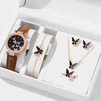 Ensemble Cadeau Personnalisé avec Logo : Montre Électronique Papillon en Peluche, Collier Pendentif Perle Découpée et Boucles d'Oreilles
