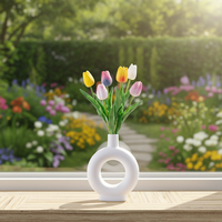 Fleur de tulipe artificielle élégante faite à la main avec pot en céramique pour la décoration de la maison, de mariage, de Noël, de remise de diplôme et de la fête des mères