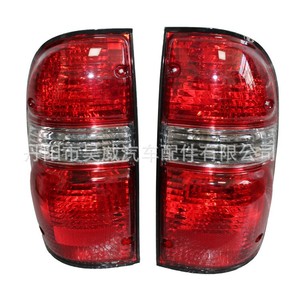 Luces Traseras Rojas Modificadas de Halógeno para Toyota Tacoma 2001-2004, Modelo 81550-04060 - Product Image 3