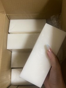 <span class=keywords><strong>Base</strong></span> <span class=keywords><strong>de</strong></span> Jabón Blanco Lechoso para Jabón Sólido Hecho <span class=keywords><strong>a</strong></span> Mano, Materiales Primos Transparentes, 20kg/Caja, <span class=keywords><strong>Glicerina</strong></span>, Para Todo Tipo <span class=keywords><strong>de</strong></span> Piel, Uso Diario - Product Image 1