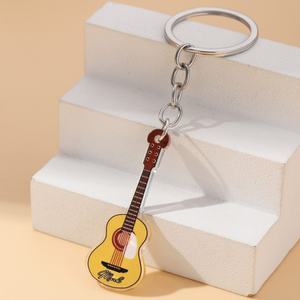 Llavero de guitarra acrílico de doble cara de gran venta, colgante realista de rock y hip-hop para coche, nuevo llavero transfronterizo de plástico - Product Image 6