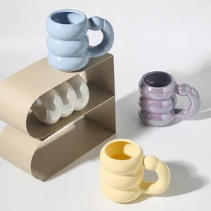 Dernière conception unique grande forme de beignet multicolore nordique tasse à café en céramique tasse personnalisée pour cadeau