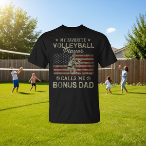 T-shirt promotionnel avec drapeau américain, avec l'inscription « My Favorite Volleyball Player Bonus Dad » - Product Image 3