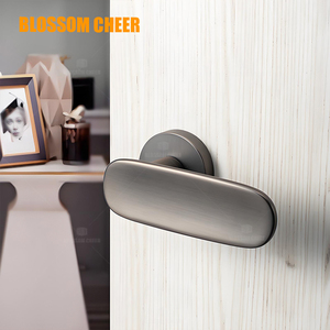 <span class=keywords><strong>Porte</strong></span> <span class=keywords><strong>de</strong></span> chambre à coucher moderne et minimaliste avec serrure à fente silencieuse <span class=keywords><strong>Poignée</strong></span> <span class=keywords><strong>de</strong></span> <span class=keywords><strong>porte</strong></span> en bois et cuivre pur Serrure <span class=keywords><strong>de</strong></span> <span class=keywords><strong>porte</strong></span> en laiton forgé pour villas - Product Image 5