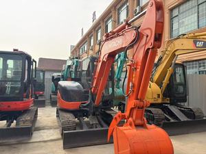 Excavatrice hydraulique Hitachi ZX60 Solution compacte et fiable pour les installations utilitaires et l'entretien des infrastructures - Product Image 4