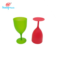 Gobelet à vin de 16 oz en plastique coloré, design contemporain, échantillon gratuit disponible, personnalisable