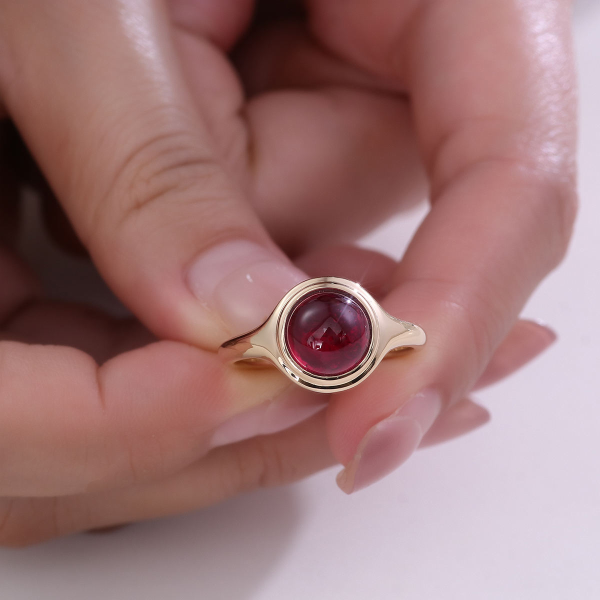 แหวนอัญมณีห้องปฏิบัติการทองคำแท้ 10K