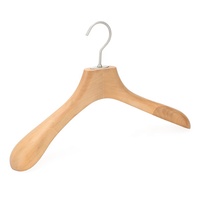 Percha de ropa de madera personalizada, perchas de chaqueta antiguas con clips para tienda de marca