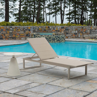 Ensemble de chaise longue et table basse en tissu Teslin moderne et durable pour piscine et meubles d'extérieur, pour villa, cour, parc