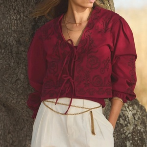 Top Corto de Algodón 100% para Mujer, Primavera 2025, Estilo Europeo y Americano, Sexy, con Bordado Calado de Flores y Cordones, Corte Ajustado - Product Image 2