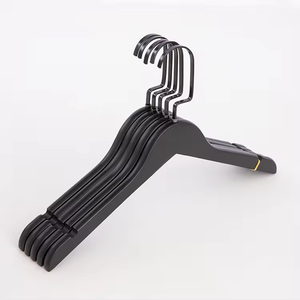 Hoge kwaliteit antislip massief houten moderne kledinghangers, spoorloos, draagkrachtig, geschikt voor kledingkast en woonkamer. - Product Image 5