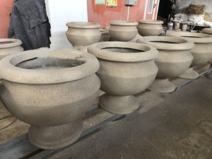 Pots <span class=keywords><strong>de</strong></span> fleurs en matériau <span class=keywords><strong>de</strong></span> pierre <span class=keywords><strong>de</strong></span> grès en plastique renforcé <span class=keywords><strong>de</strong></span> fibre <span class=keywords><strong>de</strong></span> <span class=keywords><strong>verre</strong></span> X28, fabrication directe d'usine, <span class=keywords><strong>plateau</strong></span> à fleurs <span class=keywords><strong>pour</strong></span> aménagement paysager - Product Image 4