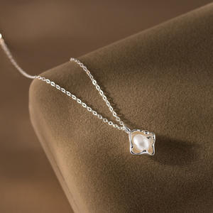 Ensemble collier et boucles d'oreilles en argent S925, luxe léger, design simple en forme de feuille d'arbre, feuille de saule, incrustation de perles et de diamants, modèle platine - Product Image 3