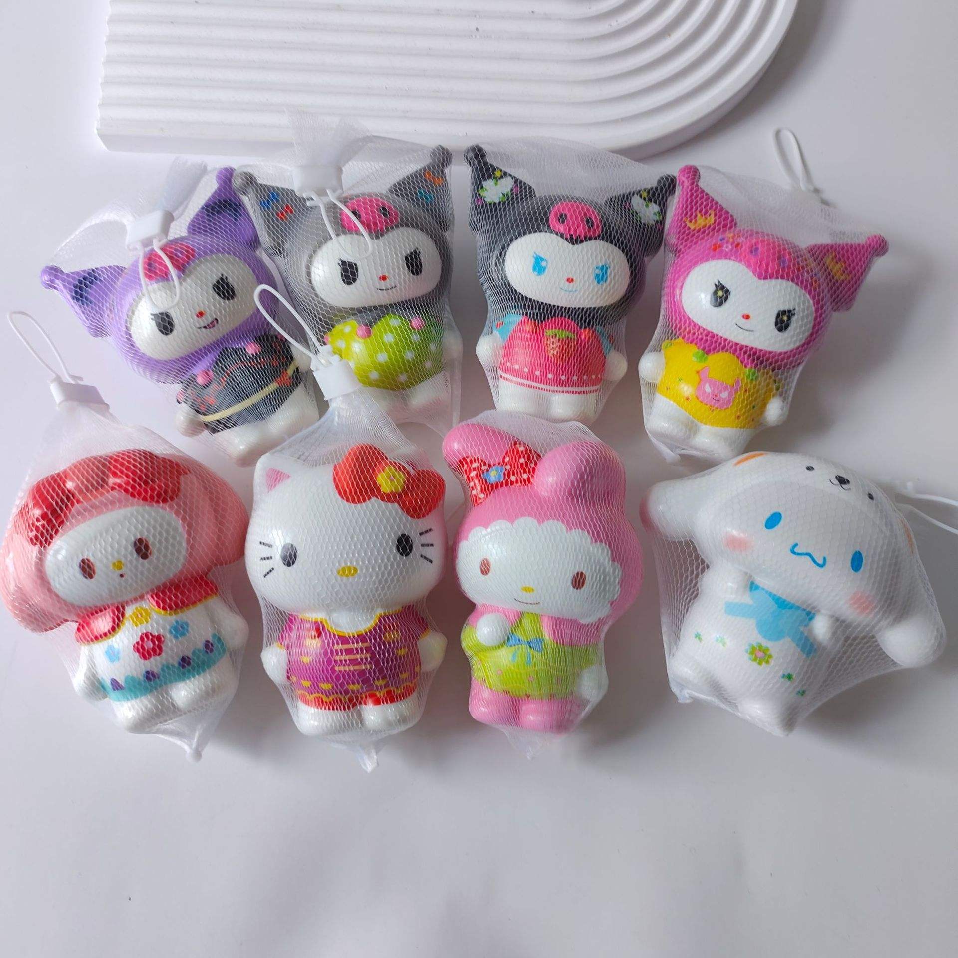 [Large] Tenue mixte Sanli debout