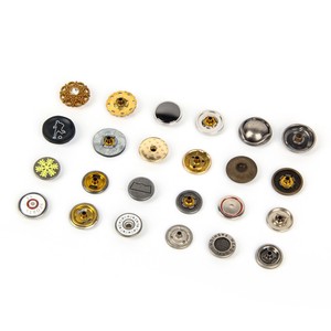 Boutons métalliques colorés en stock d'usine, boutons à pression métalliques personnalisés avec logo pour manteau - Product Image 5