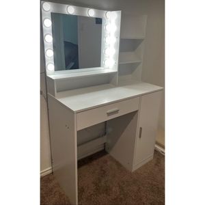 Coiffeuse avec miroir LED et meuble de rangement pour chambre à coucher, design moderne, construction en panneaux de bois - Product Image 3