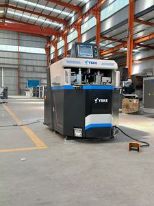 Nouvelle machine de combinaison d'angles à neuf axes, contrôlée par PLC, pour la fabrication de fenêtres et de portes en aluminium - Product Image 3