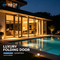 Porte pliante de luxe pour villa, en aluminium résistant aux intempéries, avec ouverture personnalisée en verre, idéale pour terrasse de piscine et résidence de vacances