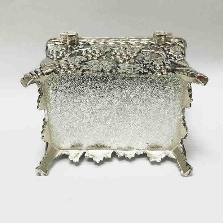 Antique Finished Rajasthani Camel Carving Metal Rectangle Grape Jewellery Box Four Legs Square Pattern Collectible Accessory