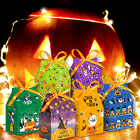 Sacs fourre-tout en carton blanc recyclables personnalisés avec poignées torsadées en papier kraft écologique pour Halloween, imprimés chauve-souris et citrouille.