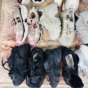 Stock all'ingrosso <span class=keywords><strong>di</strong></span> scarpe sportive usate da <span class=keywords><strong>donna</strong></span>, <span class=keywords><strong>sneakers</strong></span> <span class=keywords><strong>di</strong></span> seconda mano <span class=keywords><strong>marca</strong></span> Antelope, 45-100kg/balle, balle Ukay <span class=keywords><strong>di</strong></span> alta qualità, tutti i modelli. - Product Image 1