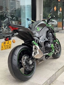 Kawasaki Z1000 d'occasion, <span class=keywords><strong>1000</strong></span> cm³, refroidissement liquide, quatre cylindres en ligne, <span class=keywords><strong>moto</strong></span> de route, vitesse >220 km/h, adaptée aux pilotes expérimentés - Product Image 5