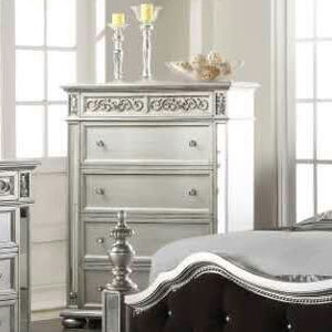 Juego de Dormitorio Europeo de Lujo en Plata - Cama Tapizada con Diseño Tufted - Product Image 3