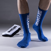 Chaussettes de sport hip-hop en coton avec lettres Chaussettes de rue en gros Chaussettes personnalisées pour hommes des quatre saisons Logo tissé tricoté 3 paires