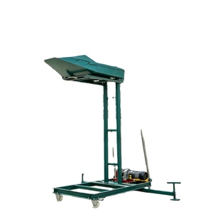 Lève-bateau hydraulique vert avec moteur, design compact pour usage maritime - Product Image 1