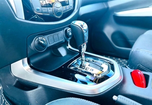 Pick-up <span class=keywords><strong>Navara</strong></span> <span class=keywords><strong>2017</strong></span> d'occasion en excellent état, <span class=keywords><strong>double</strong></span> cabine 4x4, véhicule fiable, prêt pour l'exportation immédiate - Product Image 6