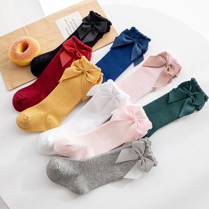 XIANGHUI Offre Spéciale petites filles bébé genou chaussettes hautes cheville chaussettes doux coton bébé <span class=keywords><strong>bas</strong></span> nœud à volants chaussettes - Product Image 1