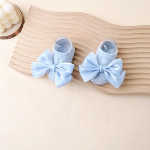 Calzini Antiscivolo per Bambine con Fiocco, Calzini a Pois con Grip per Neonati, Calzini alla Caviglia Antiscivolo per Bambini da 0-2 Anni - Product Image 3