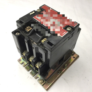 كونتاكتور إضاءة سكوير دي SM0-<span class=keywords><strong>2</strong></span> ثلاثي الأقطاب، ملف 110-120 فولت تيار متردد، 30 أمبير، سلسلة أ، جديد أصلي جاهز للشحن، أتمتة صناعية - Product Image 1