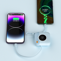 Angepasste 10000mAh 2-in-1 Mobile Powerbank Telefonladegerät Tragbares Schnelllade-Magnetisches Kabelloses Powerbank mit Kabeln