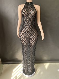 Robe longue moulante en maille transparente à col licou et strass pour femme - Robe de soirée tendance - Product Image 2