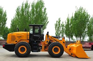 Nueva Cargadora de Ruedas Lonking CDM856H de 5.5 Toneladas, 3.6m3, Hidráulica, con Motor, Bomba, PLC, Engranaje, Garra para Césped - Product Image 3
