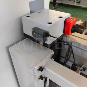 Machine à chantourner CNC multifonction entièrement automatique PME368 pour collage et raclage de portes en bois MDF, double refonceuse 0,4-3 mm - Product Image 5