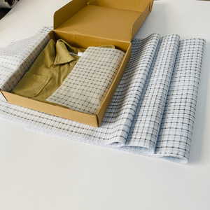 Emballage de vêtements de quincaillerie personnalisée 17g Fleurs translucides enduites d'art étanches à l'humidité Sydney Impression sur un excellent papier fantaisie - Product Image 1