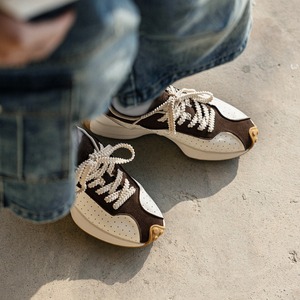 Chaussures de sport et de loisirs légères pour hommes en cuir souple, respirantes, perforées, rétro, colorées, à semelle épaisse, printemps-été - Product Image 1