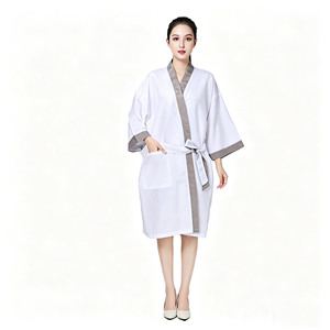 Robe Kimono Noire de Grossiste pour Salon de Coiffure, SPA et Esthétique – Personnalisable avec Logo Client – Idéale pour Soins de la Peau et Bien-être - Product Image 5