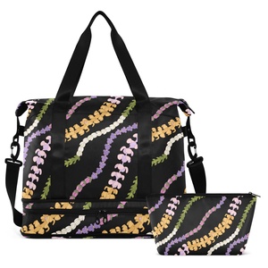 Sac de voyage en nylon imperméable noir à imprimé Puakenikeni Lei, sac fourre-tout personnalisé, ensemble de sacs de voyage hawaïens pour femmes et hommes - Product Image 2