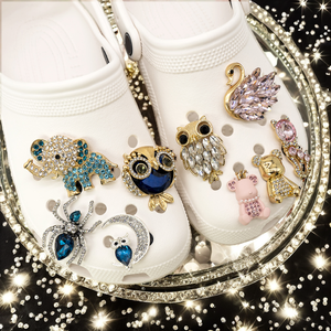 Hebilla de metal personalizada ODM con diseño de Cenicienta, joyería de lujo con diamantes de imitación, gemas, animales y perlas, venta al por mayor - Product Image 2