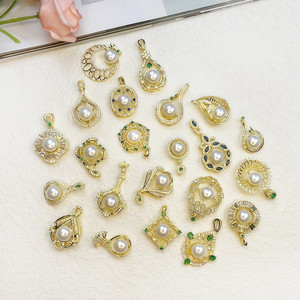 Colgantes solitarios de perlas Zhenlu chapados en oro con forma de gota de agua de circón para uso diario DZ22001 - Product Image 1