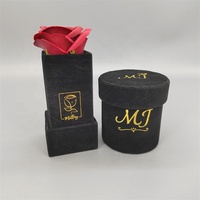 Boîtes en carton carrées personnalisées avec logo OEM pour la Saint-Valentin, fleurs préservées, finition stratifiée UV, matériaux recyclés pour l'emballage cadeau