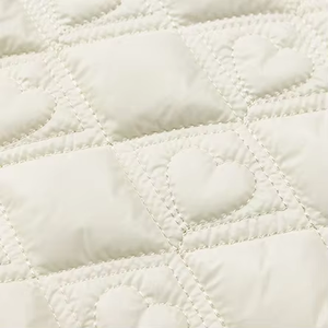 Áo khoác mùa đông lót bông, chất liệu 100% nylon may chần hình trái tim, ấm áp và có thể tùy chỉnh - Product Image 3