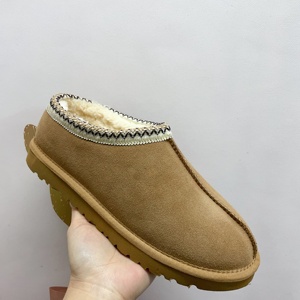 Stivali da Neve con <span class=keywords><strong>Pelliccia</strong></span> Carini e Alla Moda 2025, Scarpe Invernali Traspiranti Antiscivolo con Piattaforma, Vendita all'Ingrosso - Product Image 1