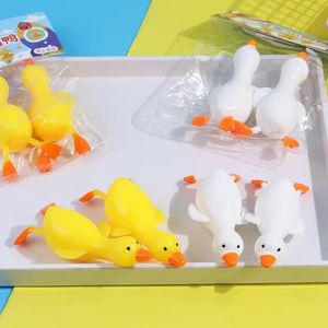 Nuevo y Popular Juguete Antiestrés de Pato, 2 Piezas por Bolsa, Elástico y Blandito para Apretar, para Niños de 5 a 7 Años, para Niños y Niñas - Product Image 2