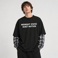 T-shirt à manches longues pour homme, style streetwear superposé, manches à carreaux et patchwork, avec logo graphique vintage imprimé