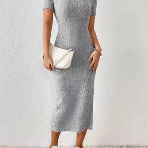 Robe d'été en gros pour femmes, de haute qualité, décontractée, col carré, en coton tricoté, fendue, moulante - Product Image 2